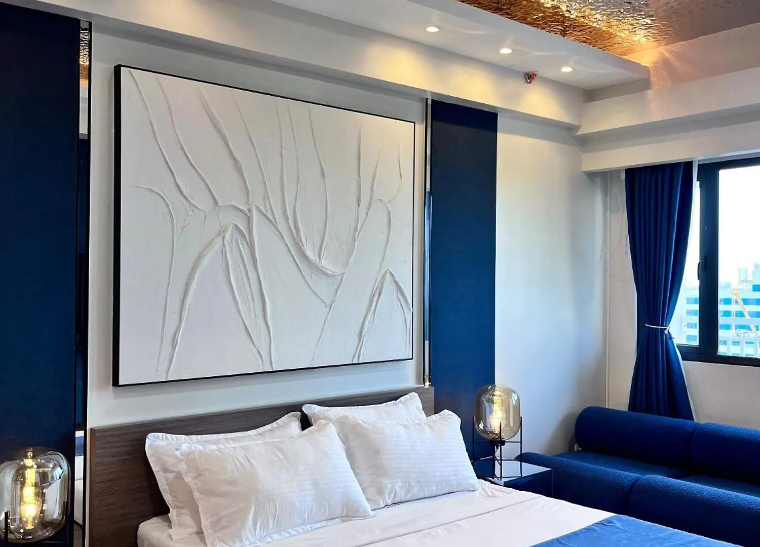 Deluxe Executive Corner Unit In Makati Appartement Manilla