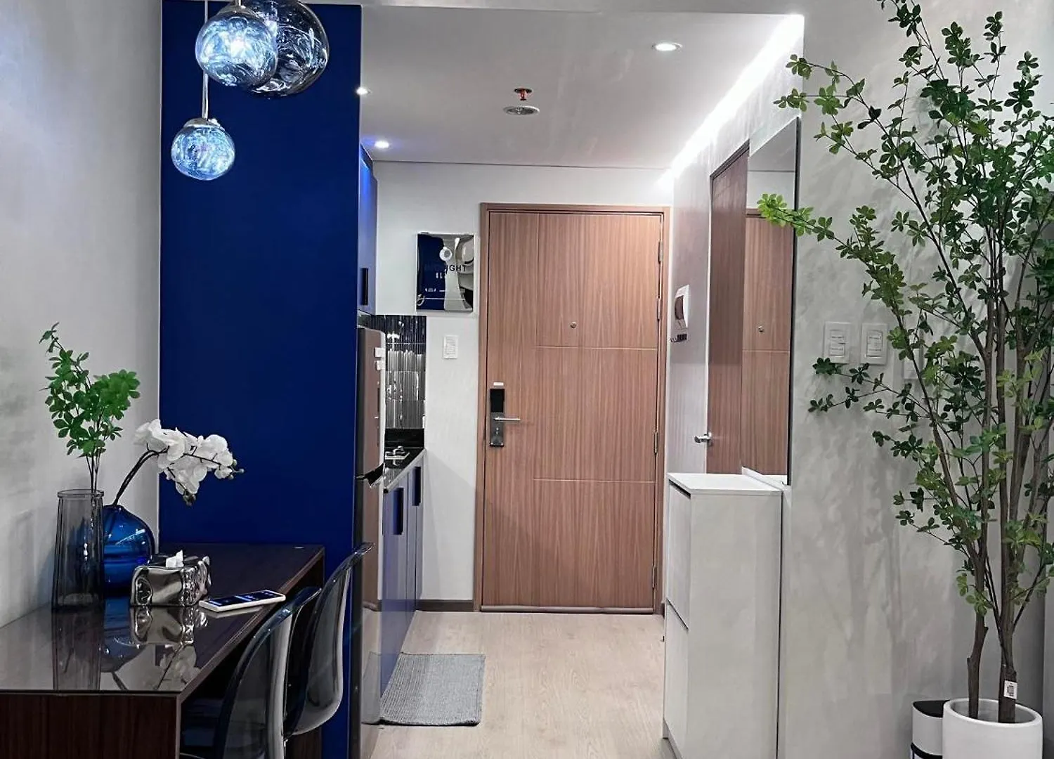 Deluxe Executive Corner Unit In Makati Appartement Manilla