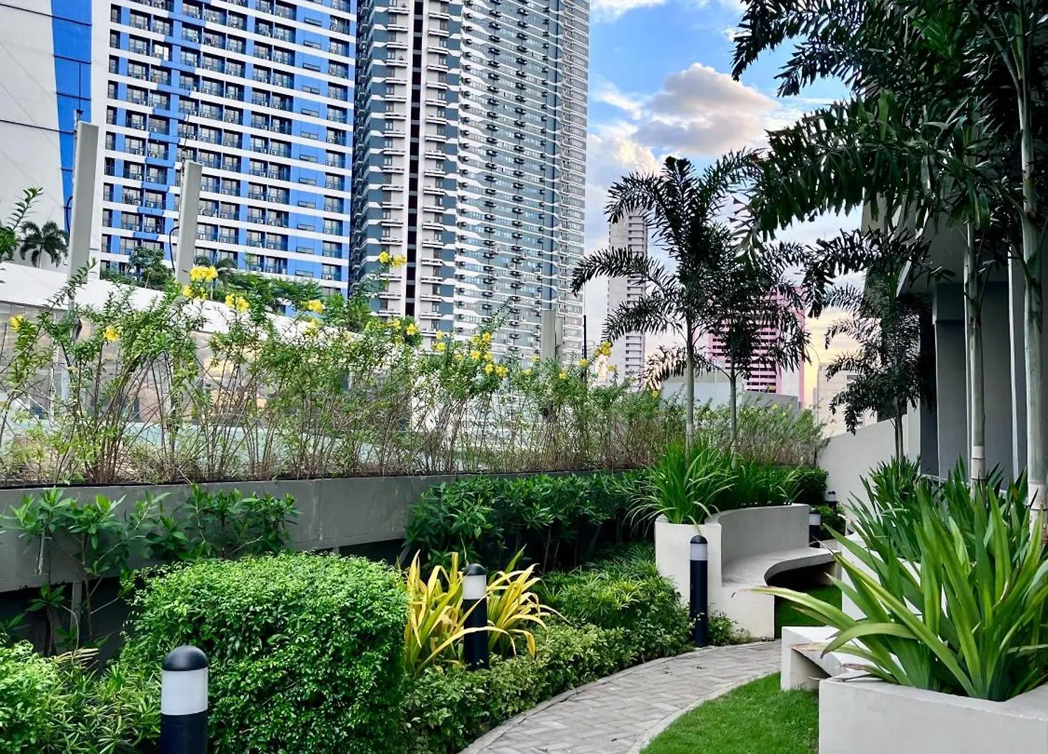 Deluxe Executive Corner Unit In Makati Appartement Manilla Filippijnen