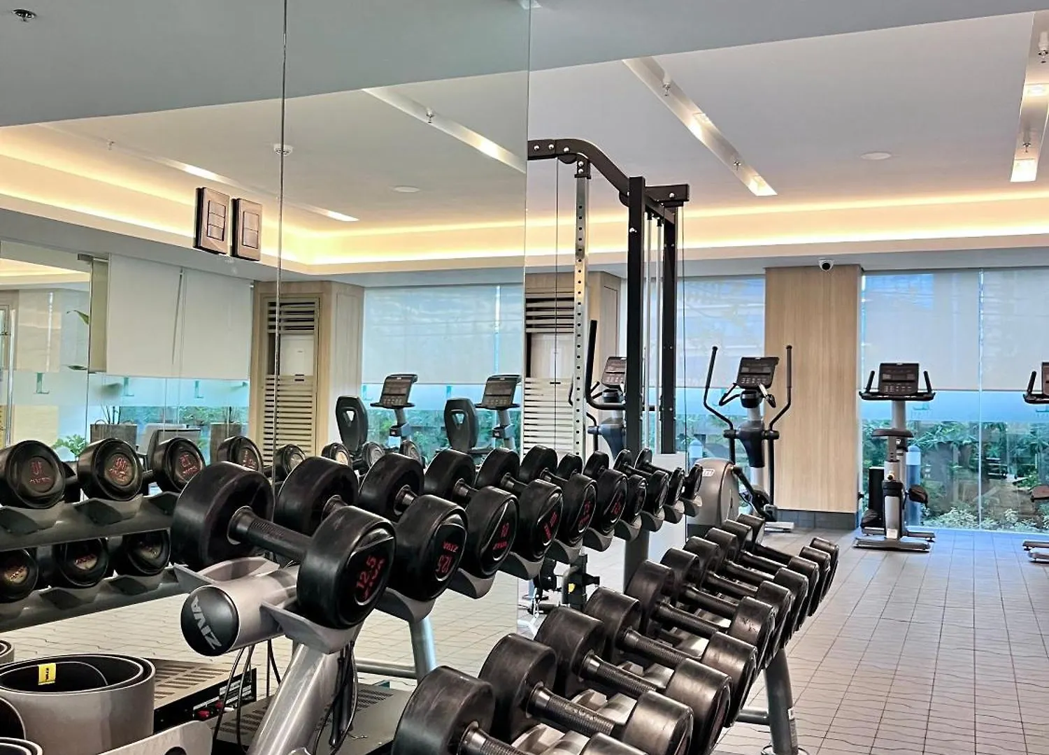 Deluxe Executive Corner Unit In Makati Apartment Manila