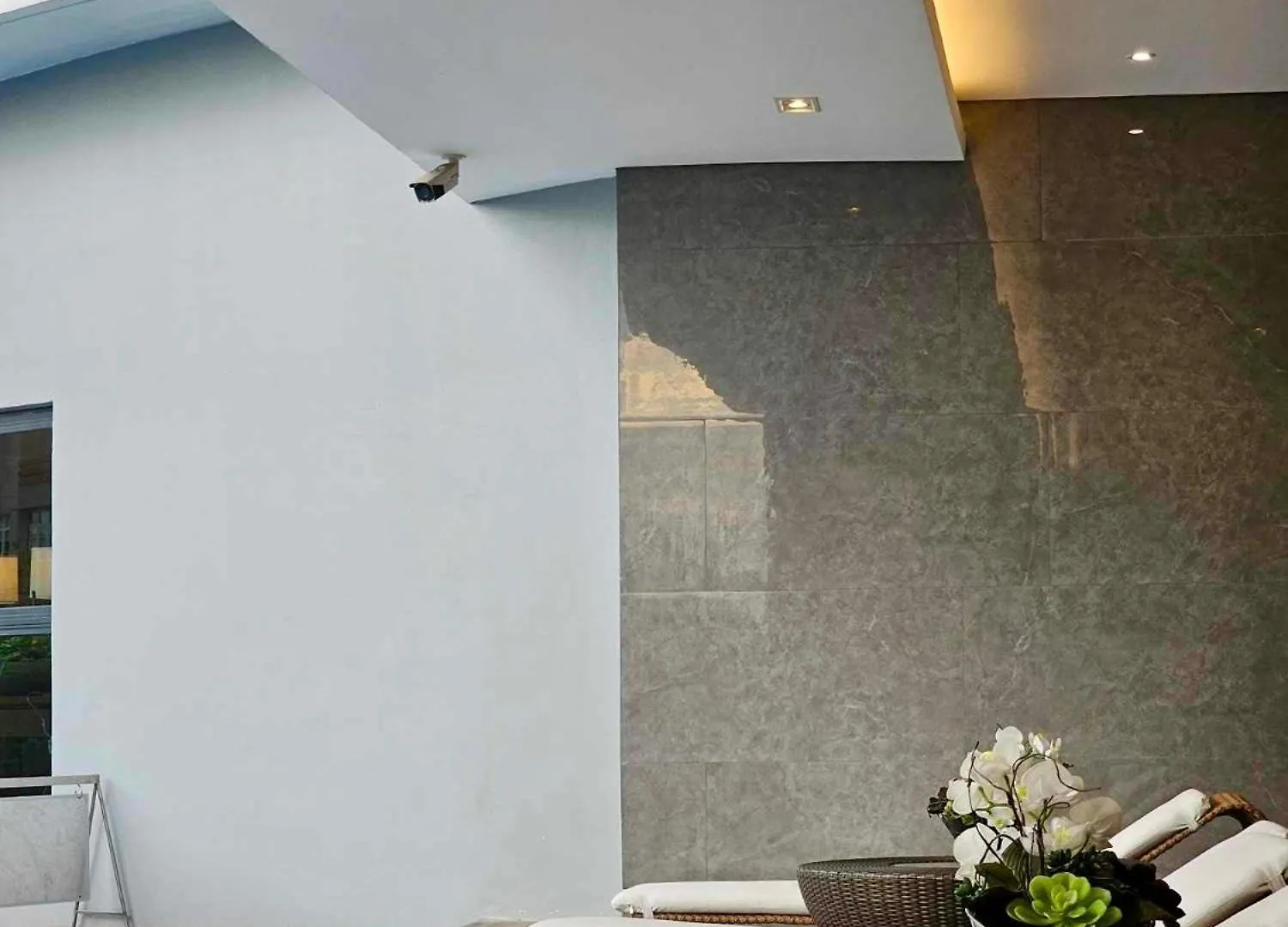Deluxe Executive Corner Unit In Makati Apartment Manila