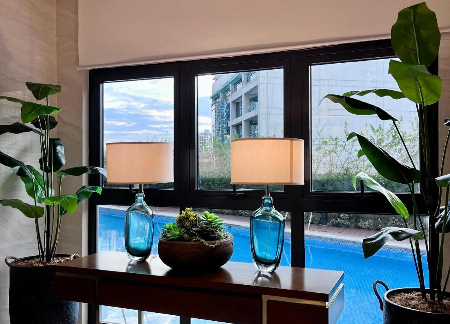 Deluxe Executive Corner Unit In Makati Apartment Manila Philippines